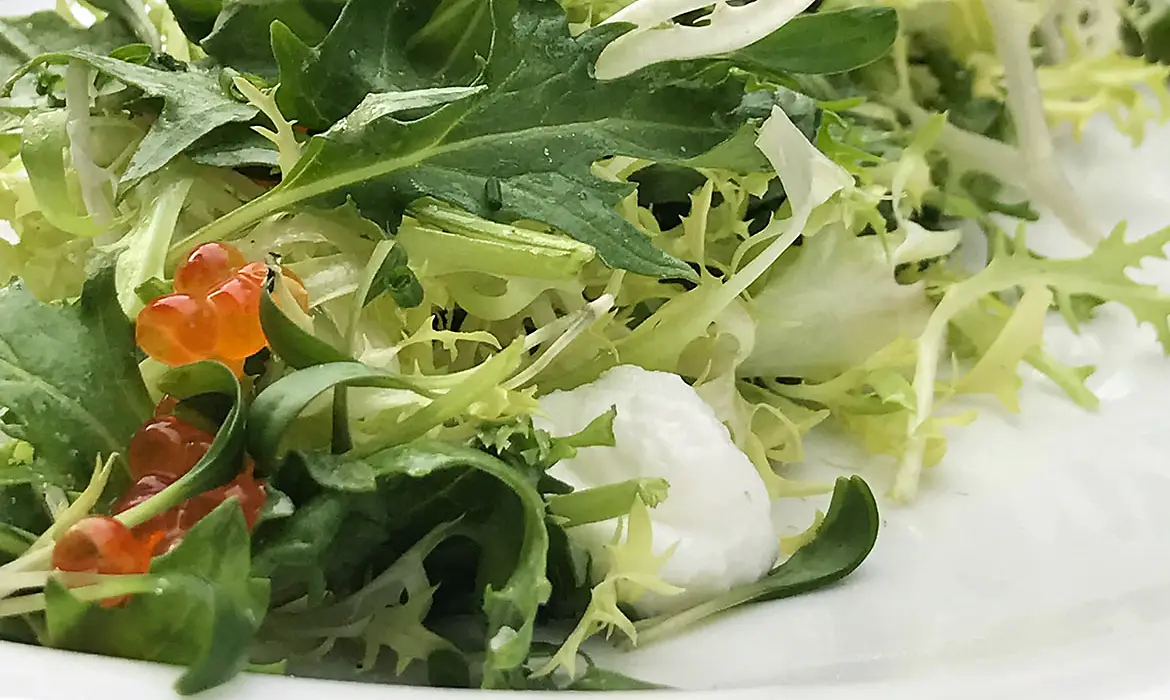 Ensalada de Cangrejo con huevas de salmón y toques de lima